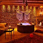 Casia Cave Невшехир
